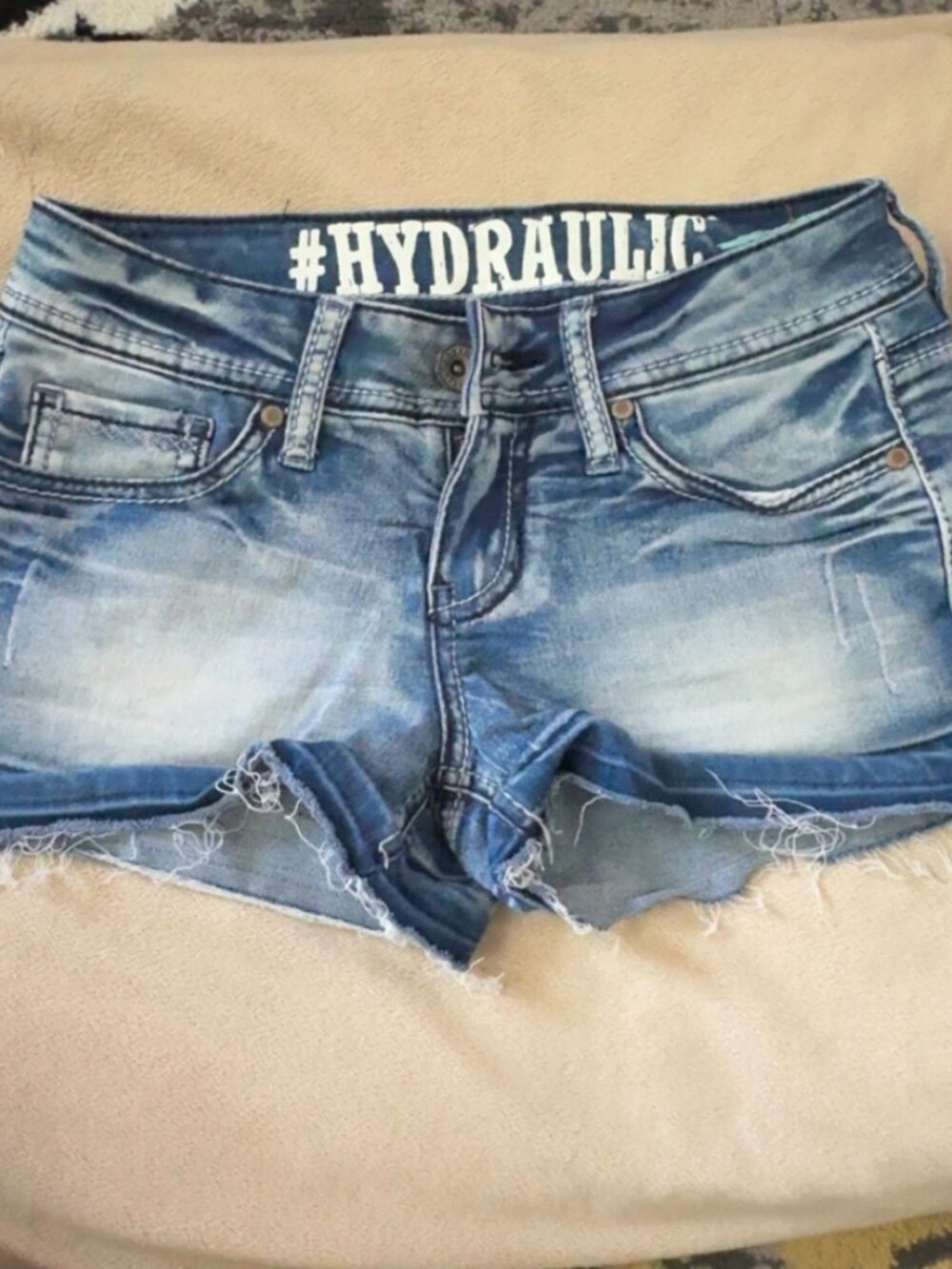 Hydraulic Bailey Low rise jean shorts